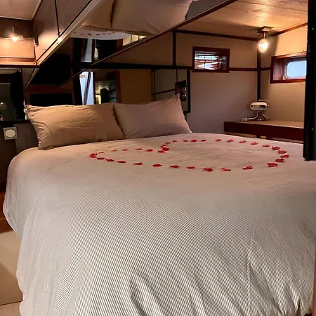 Houseboat - Flottante Romantique Au Port De Botel Bordeaux