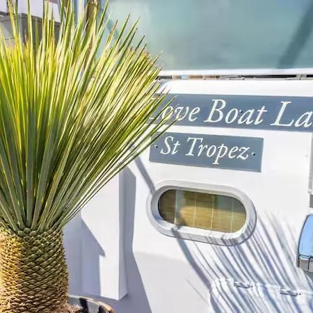 Botel Houseboat - Flottante Romantique Au Port De *