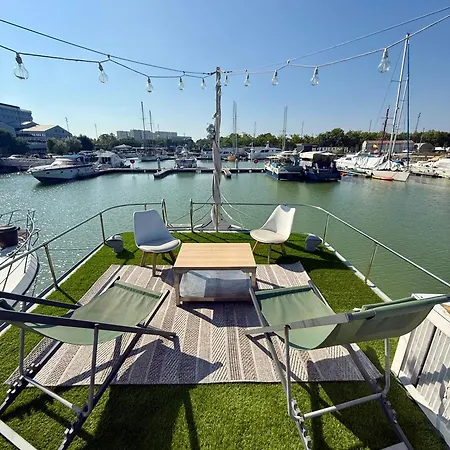 Houseboat - Flottante Romantique Au Port De