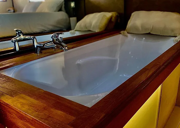 Houseboat - Flottante Romantique Au Port De