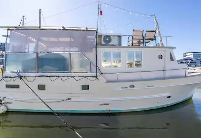 Houseboat - Flottante Romantique Au Port De Botel